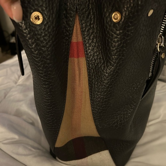 PEBBLE LEATHER BURBERRY BAG - Picture 12 of 12